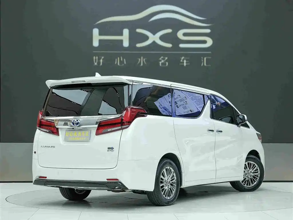 Toyota Alphard — миниатюра 4