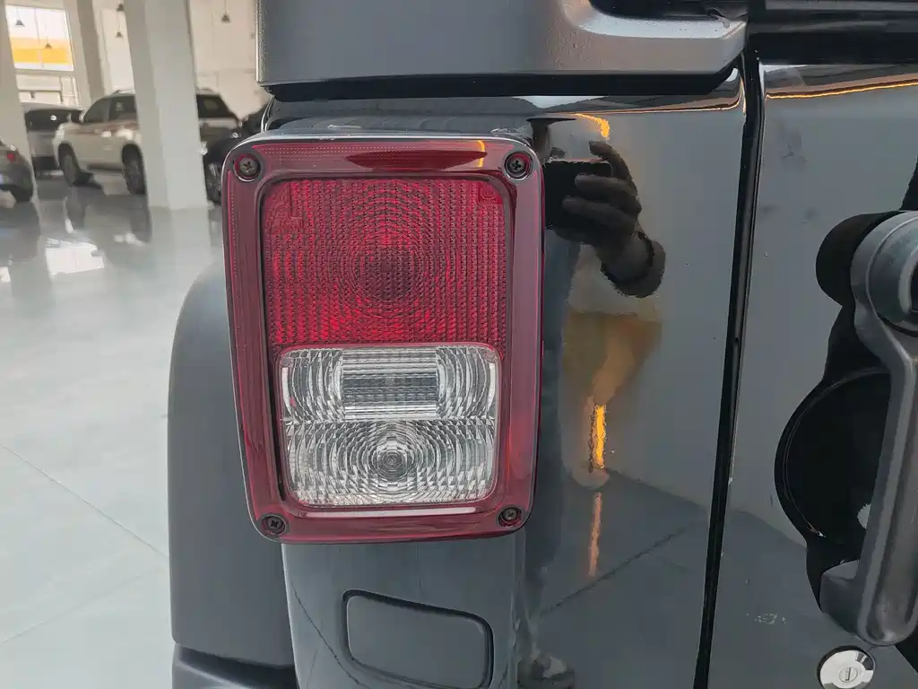 Jeep Wrangler — миниатюра 25