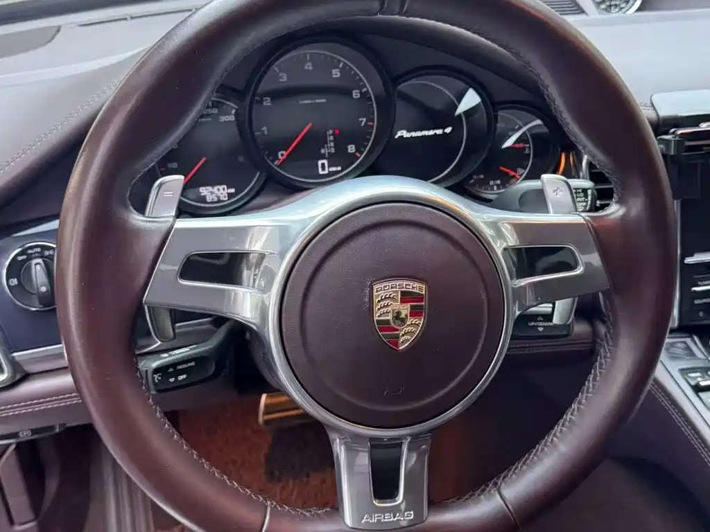 Porsche Panamera — миниатюра 12