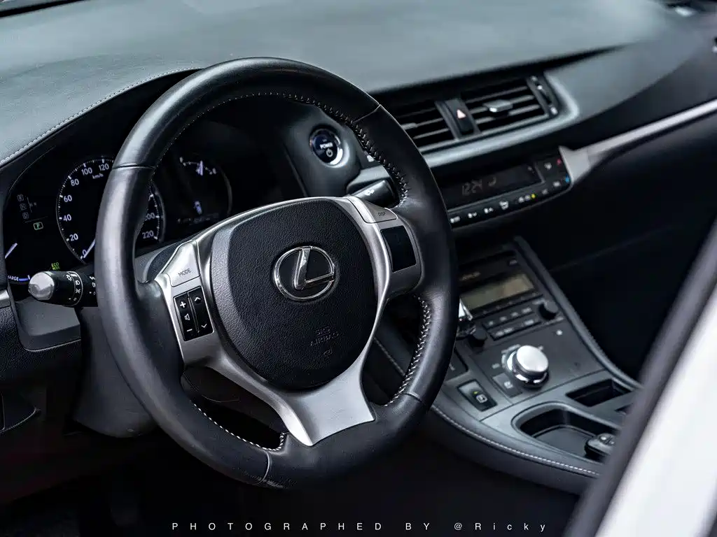 Lexus CT — миниатюра 5