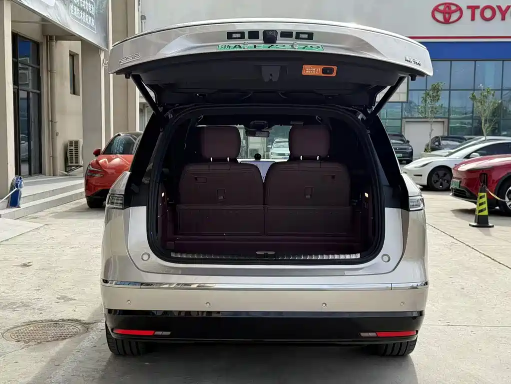NIO ES8 — миниатюра 15