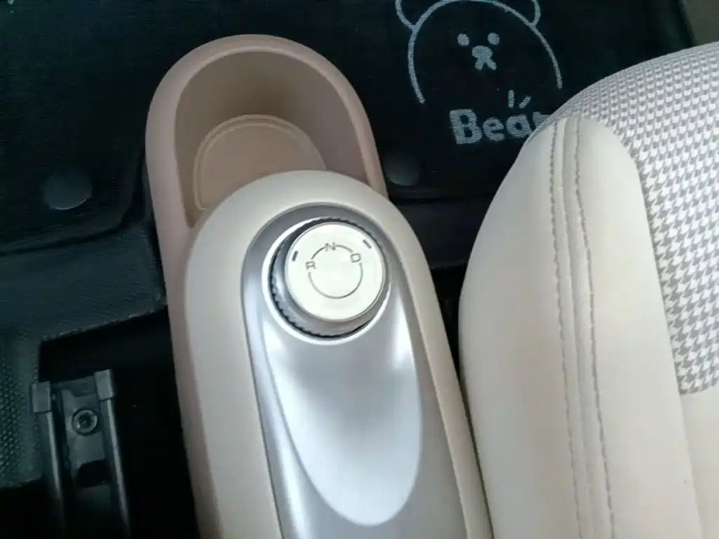 Wuling MINIEV — миниатюра 14