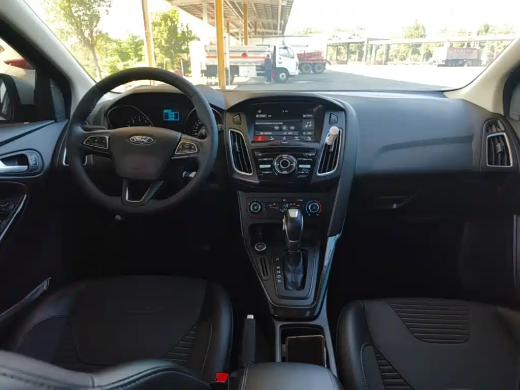Ford Focus — миниатюра 10
