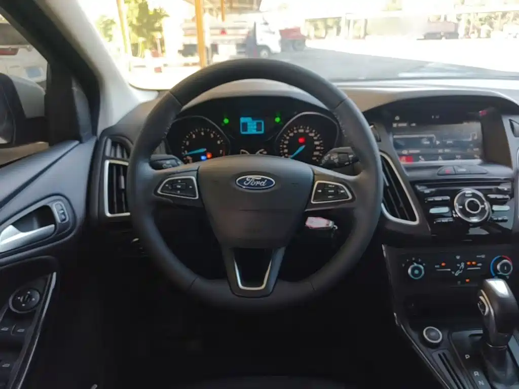 Ford Focus — миниатюра 11