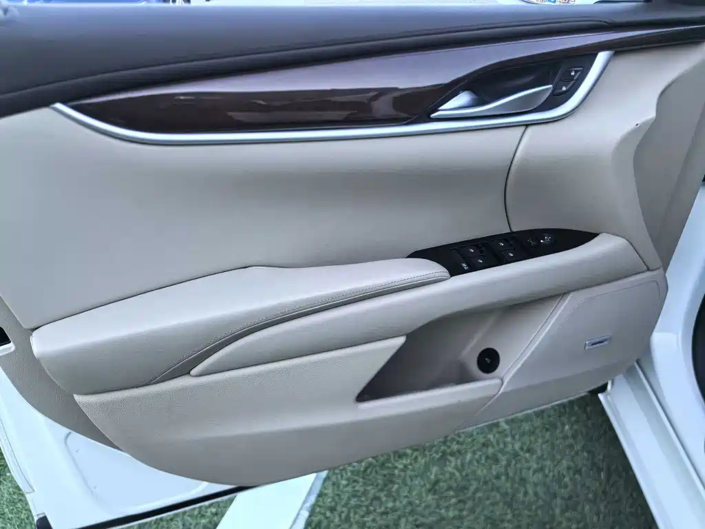 Cadillac XTS — миниатюра 12
