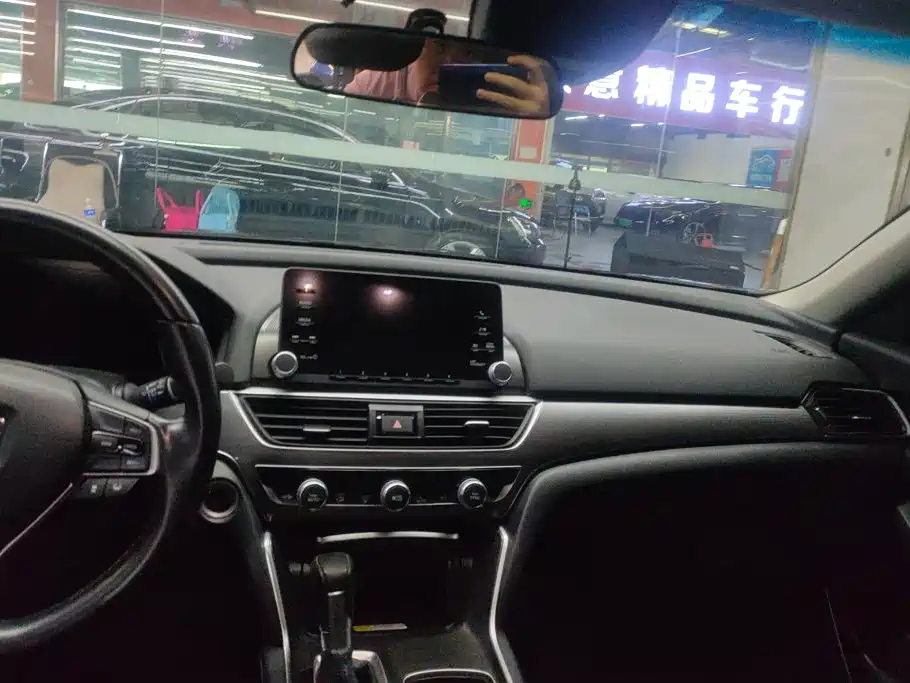 Honda Accord — миниатюра 13