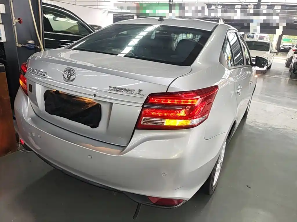 Toyota Yaris L — миниатюра 7