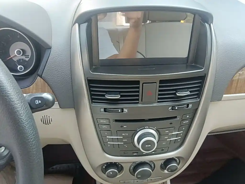 Buick Excelle — миниатюра 13