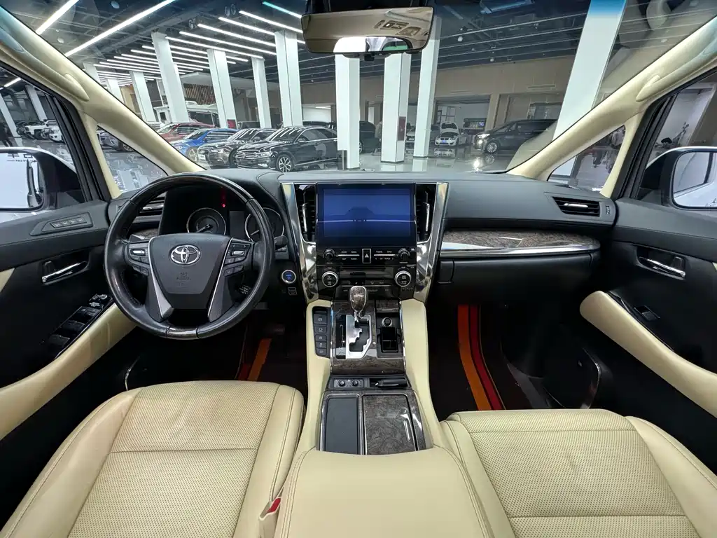 Toyota Alphard — фотографии объявления, Фото 11