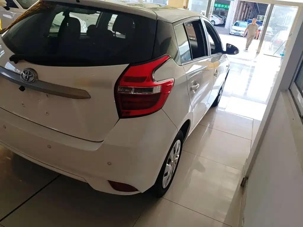 Toyota Vios FS — миниатюра 8