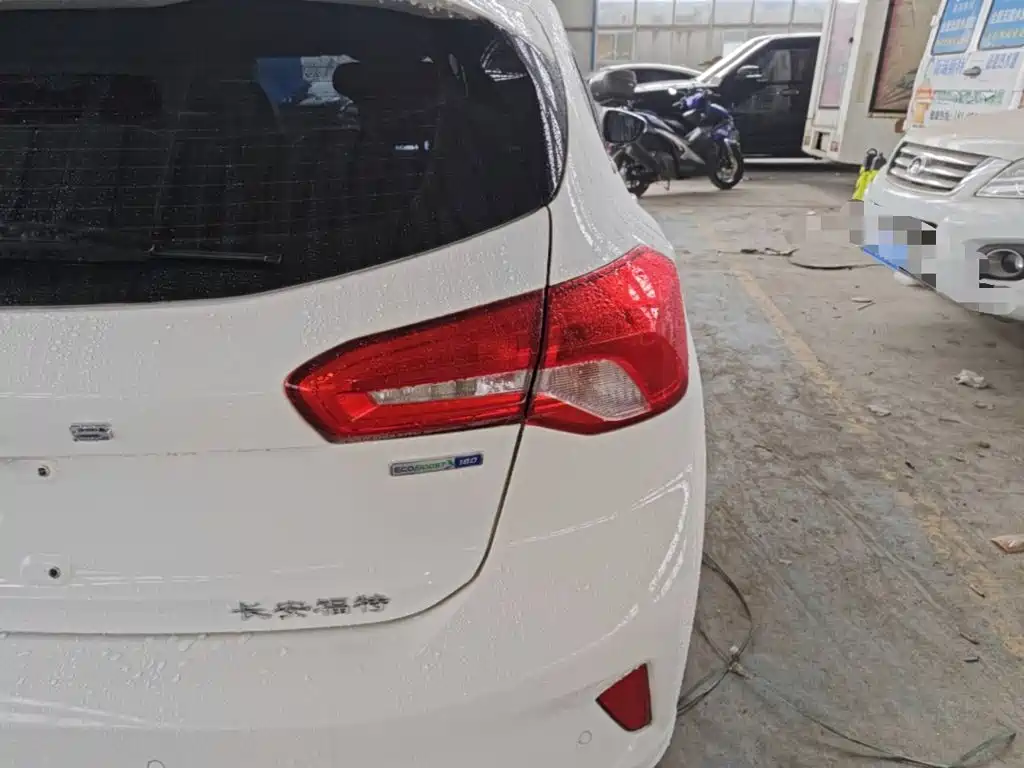 Ford Focus — миниатюра 8