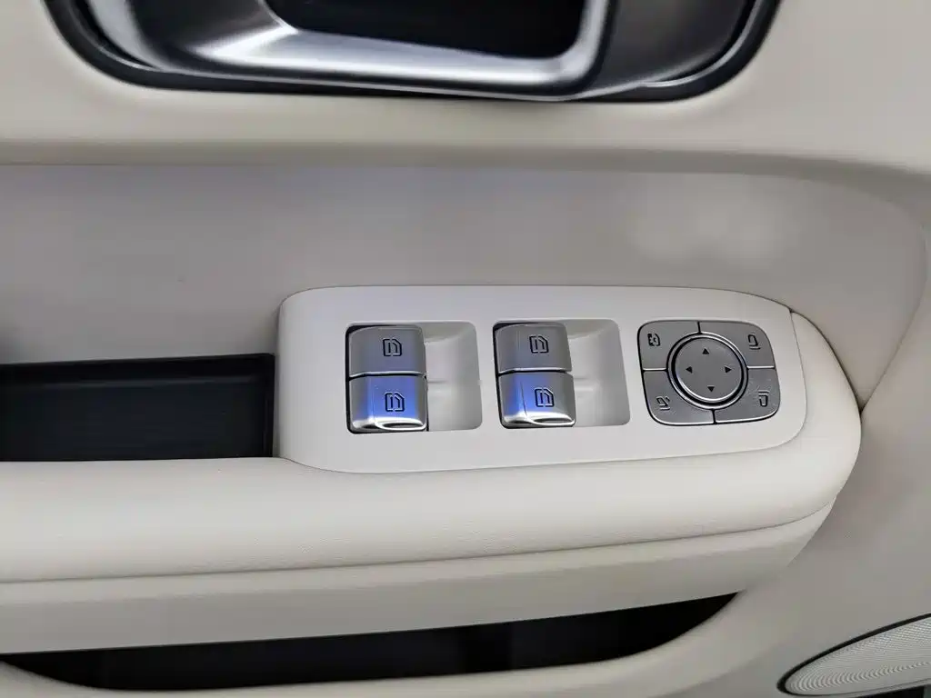 Li Auto Li L9 — миниатюра 9
