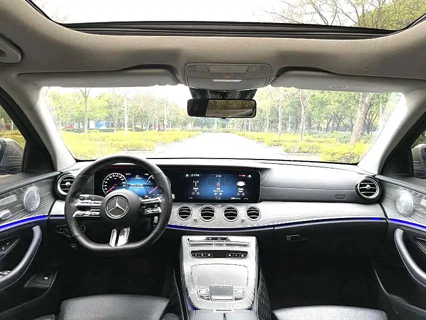 Mercedes-Benz E-Class — миниатюра 6