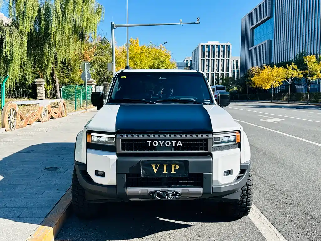 TOYOTA PRADO