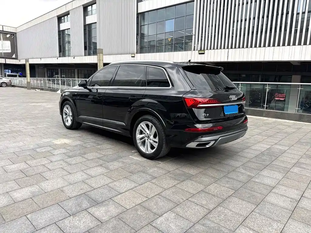 Audi Q7 — миниатюра 3