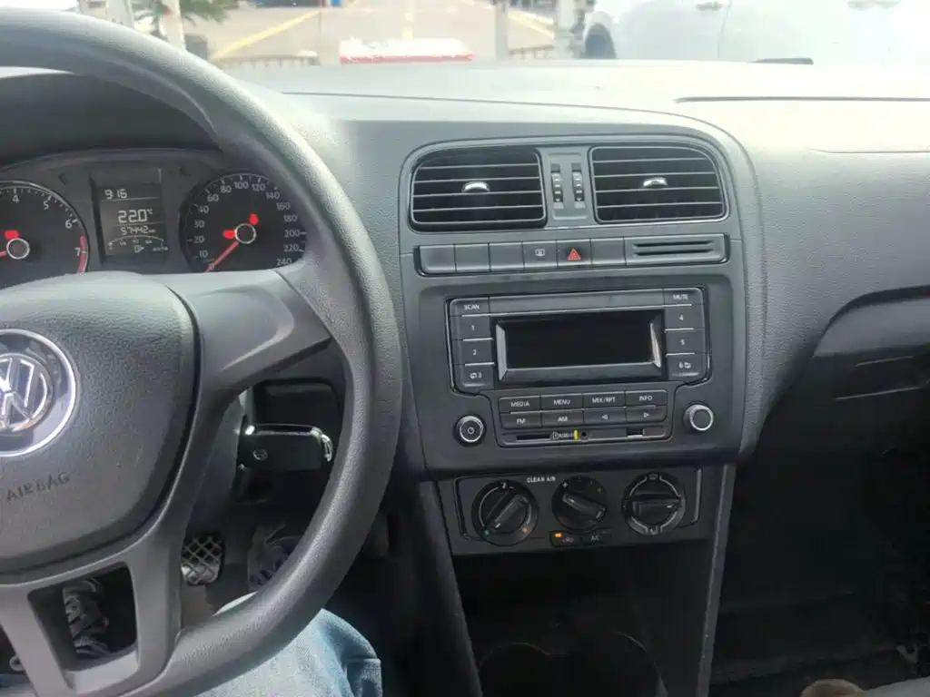 Volkswagen Polo — миниатюра 10