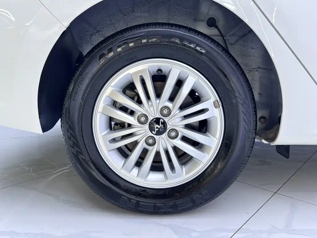 Kia Huanchi — миниатюра 17