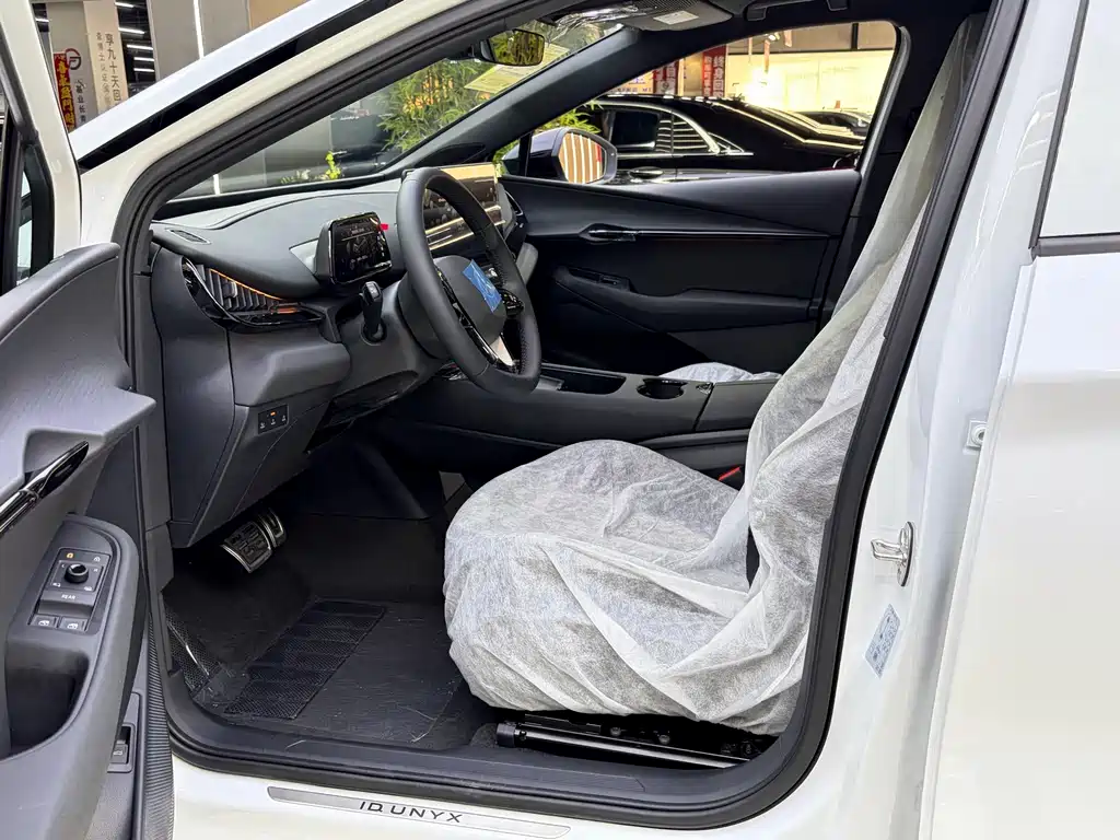 Volkswagen 06 2025 Pure