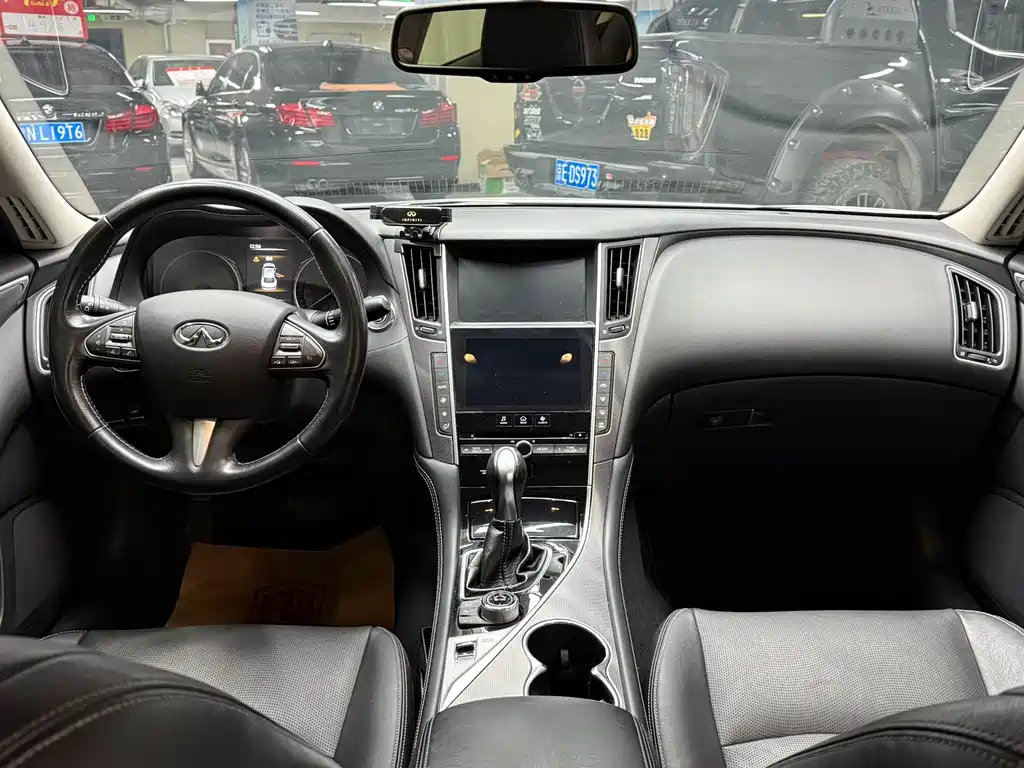 Infiniti Q50L 2016 2.0T Enjoy