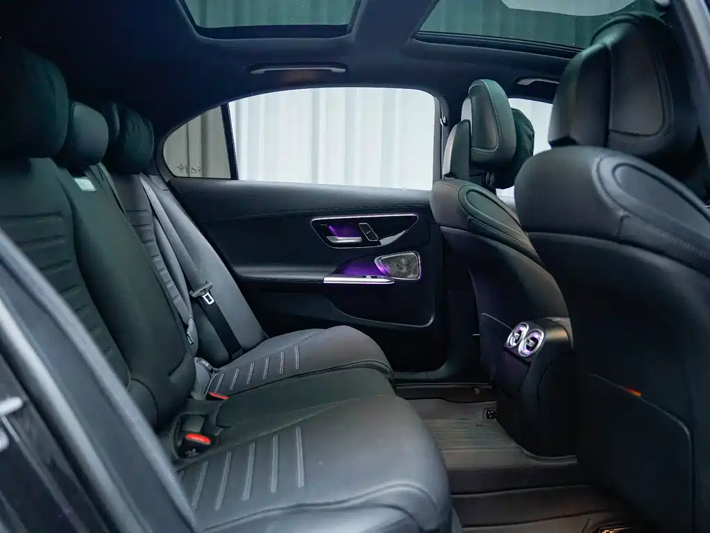 Mercedes-Benz C-Class — миниатюра 13