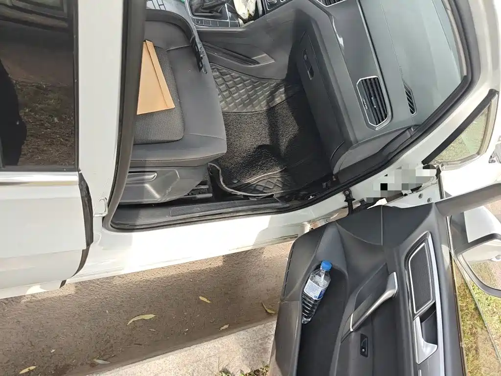 Volkswagen Golf Sportsvan — миниатюра 19
