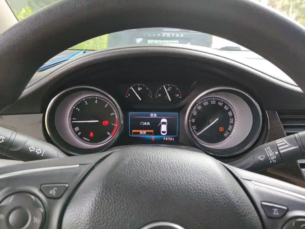 Buick Verano — миниатюра 12