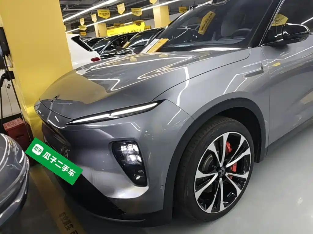 NIO ES8