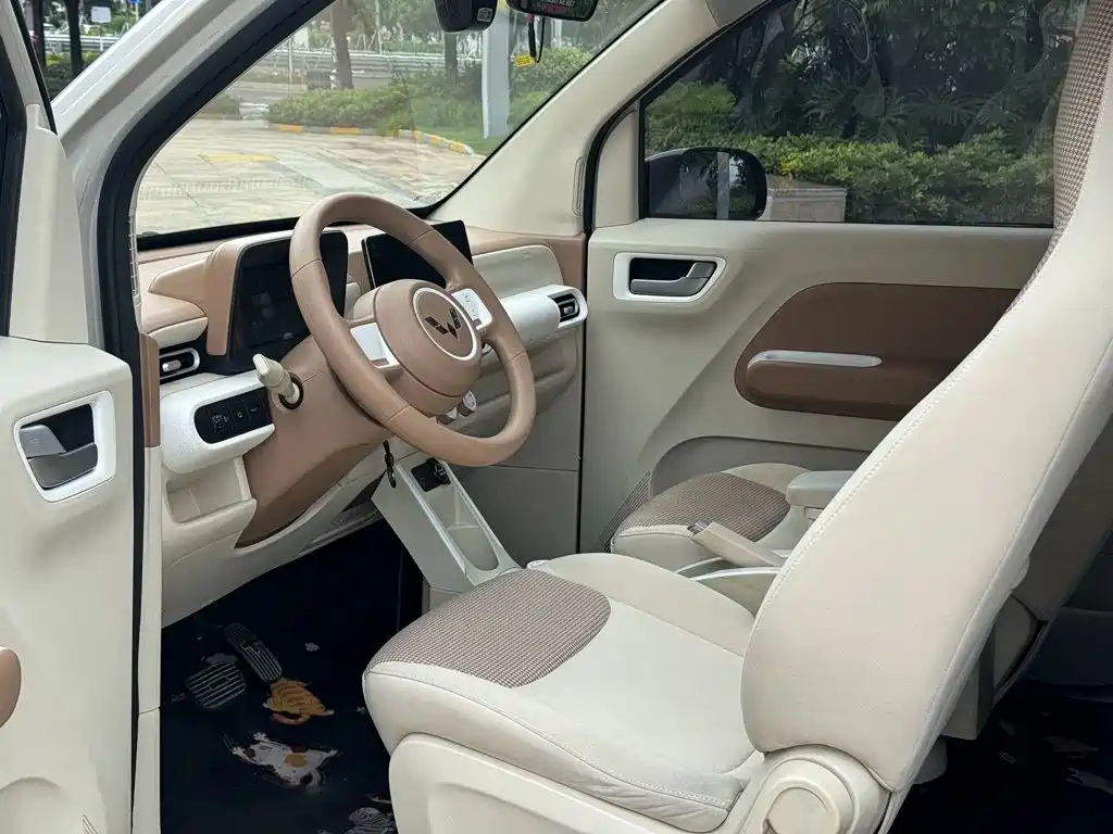 Wuling MINIEV — миниатюра 4