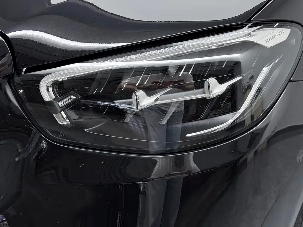 Mercedes-Benz E-Class — миниатюра 14