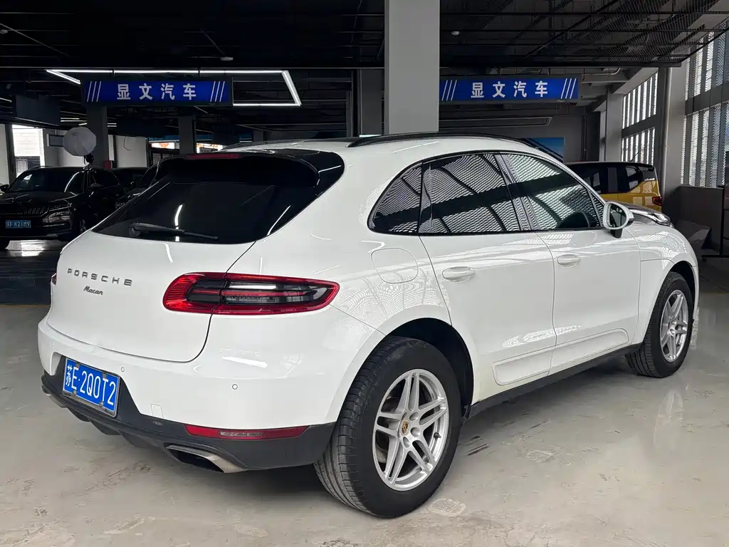 Porsche Macan — миниатюра 13