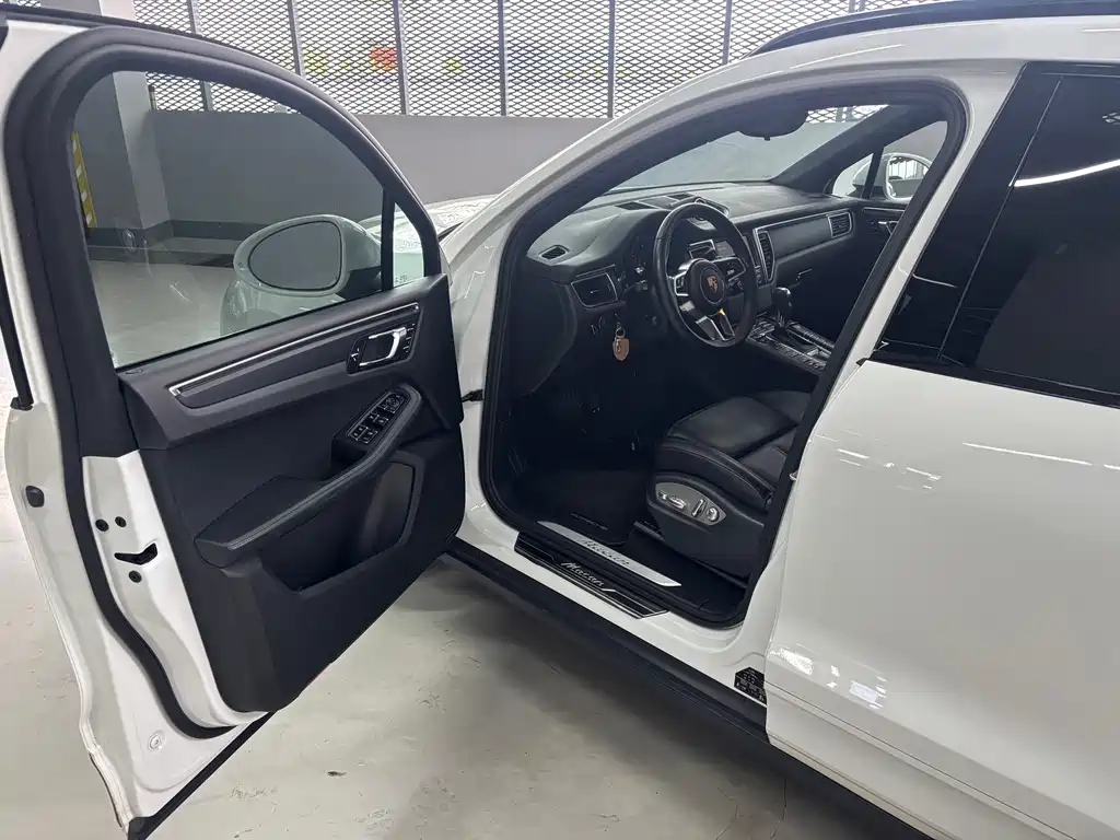 Porsche Macan — миниатюра 8