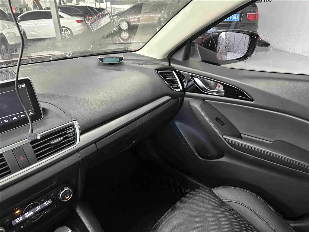 Mazda 3 Axela — миниатюра 16