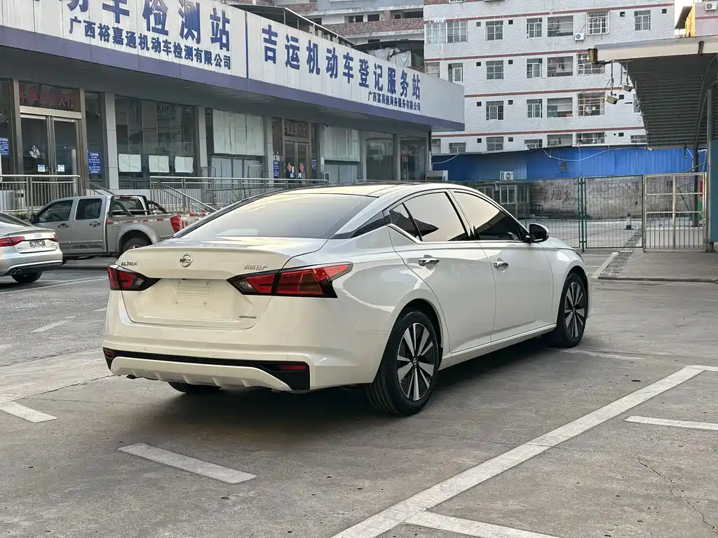 Nissan Teana — миниатюра 7