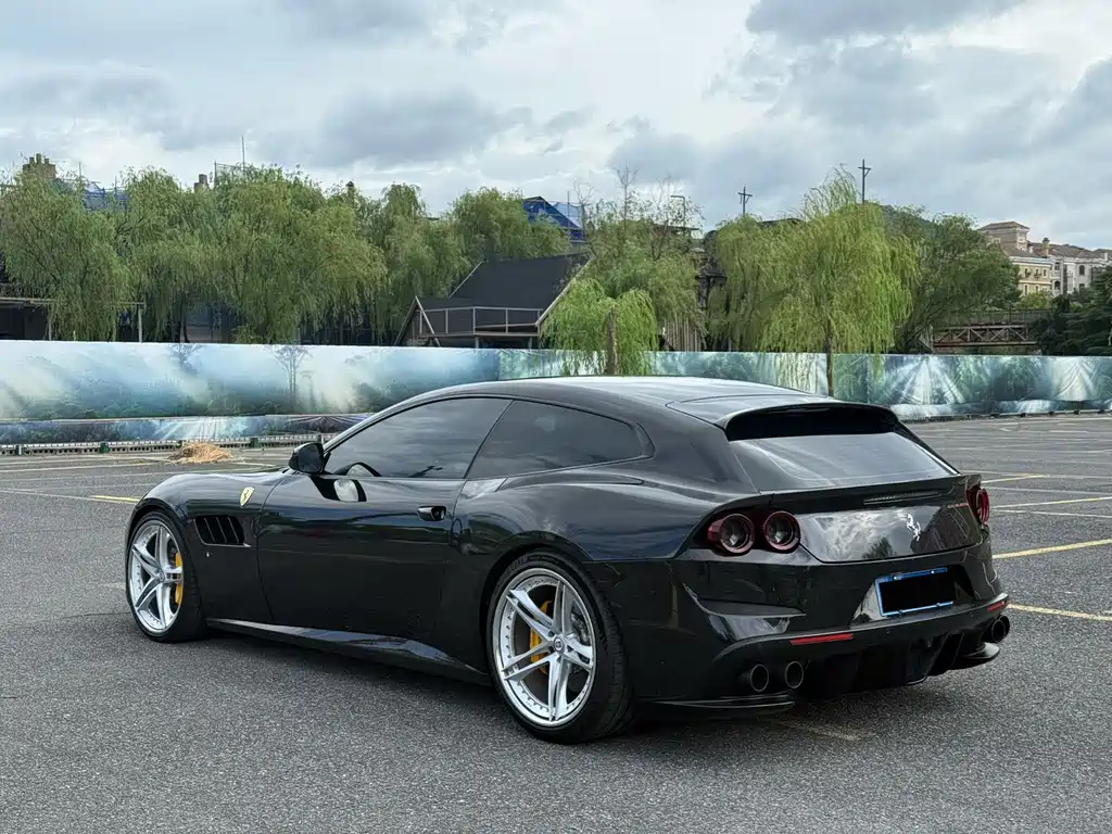 Ferrari GTC4Lusso — миниатюра 6