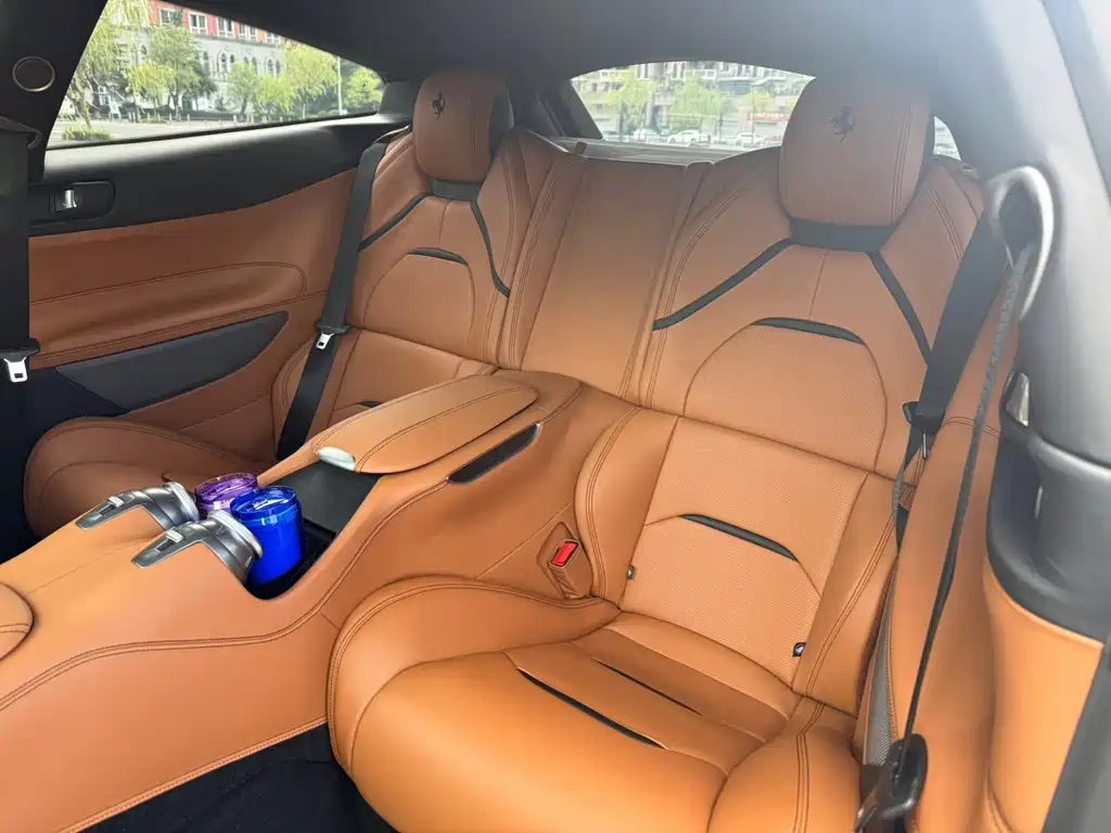 Ferrari GTC4Lusso — миниатюра 16