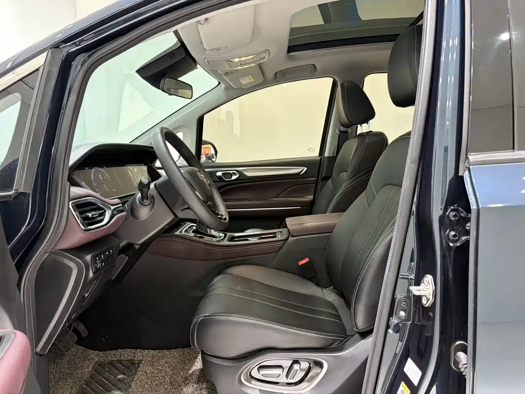 GAC Motor Trumpchi M6 — миниатюра 7