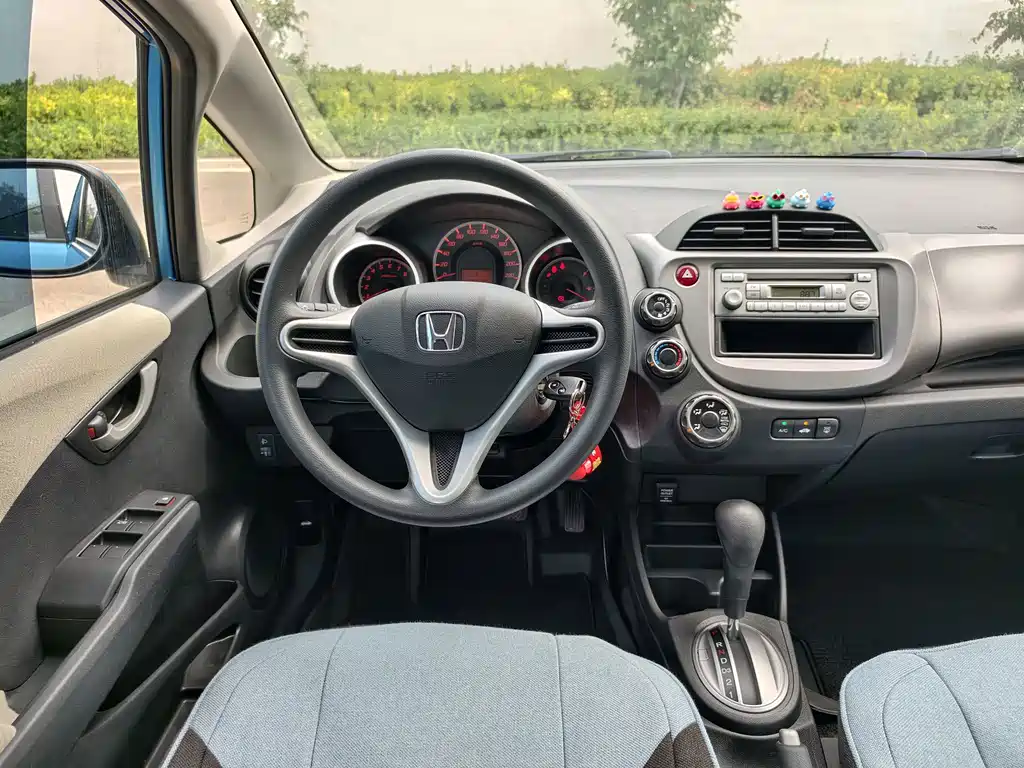 Honda Fit — миниатюра 11