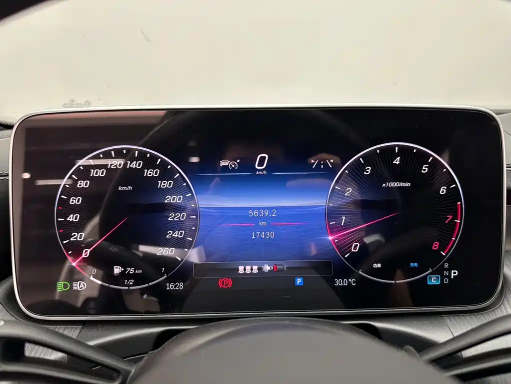 Mercedes-Benz C-Class — миниатюра 14