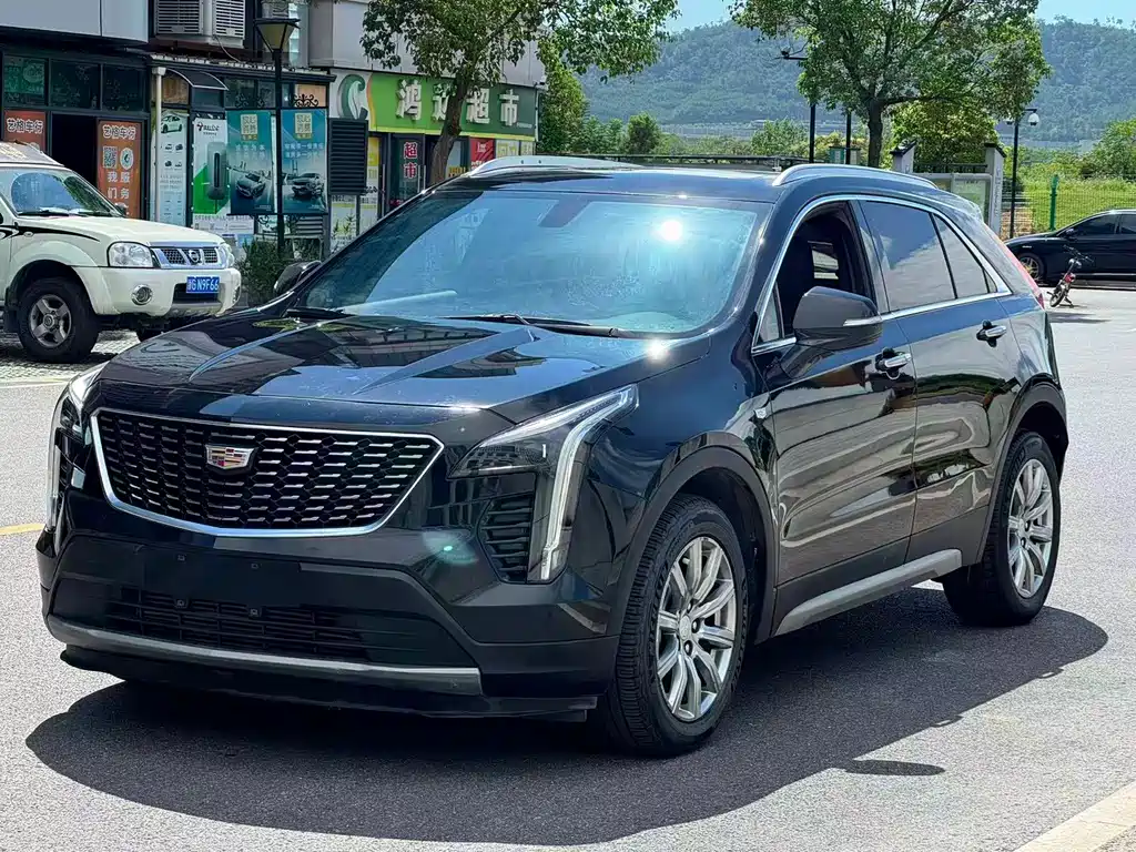 CADILLAC  XT4
