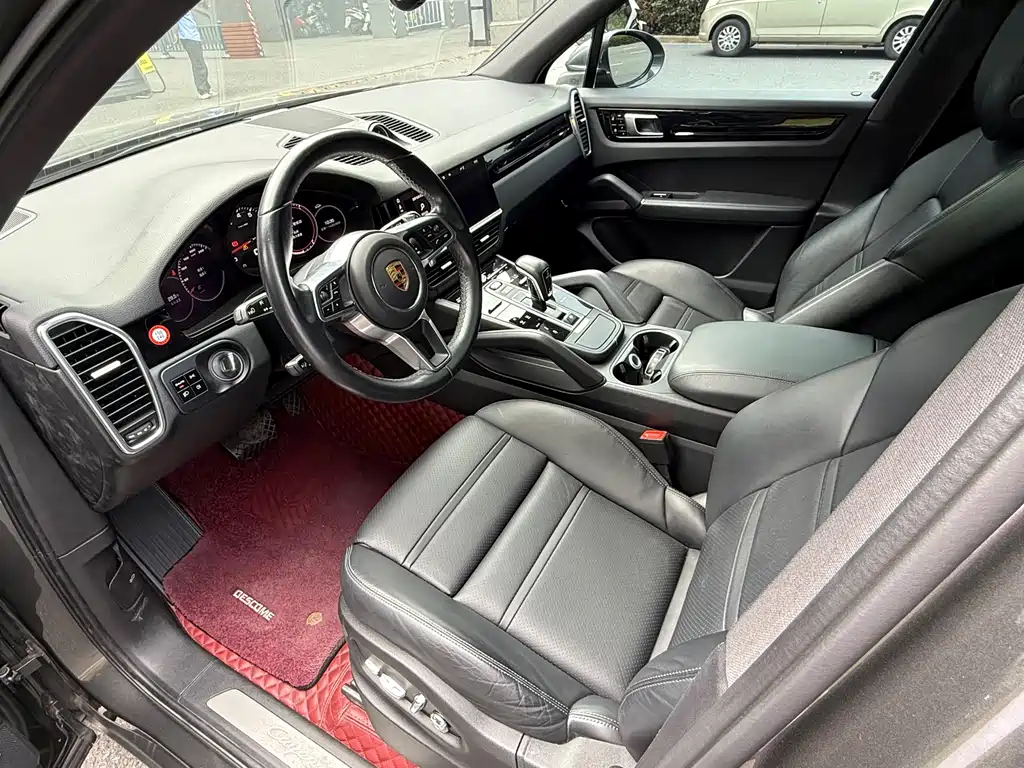 Porsche Cayenne — миниатюра 9