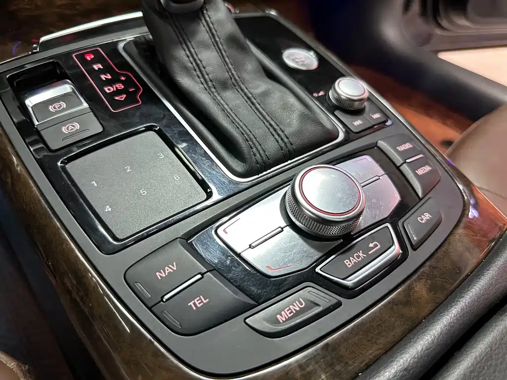 Audi A6L — миниатюра 10