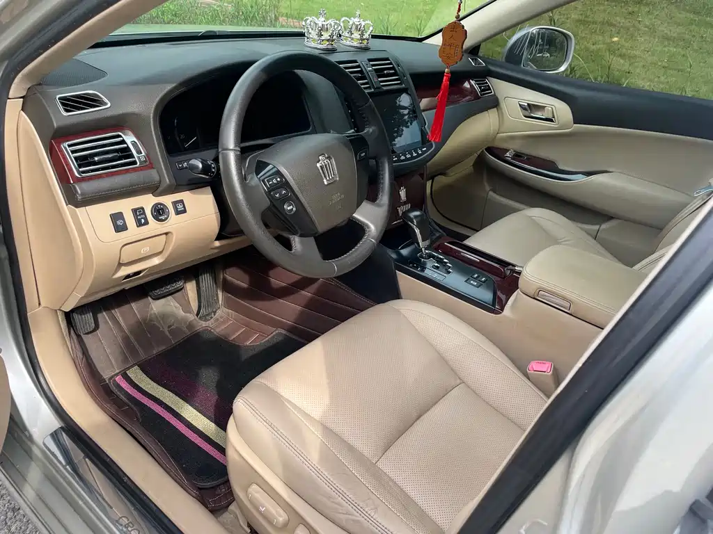 Toyota Crown — миниатюра 7
