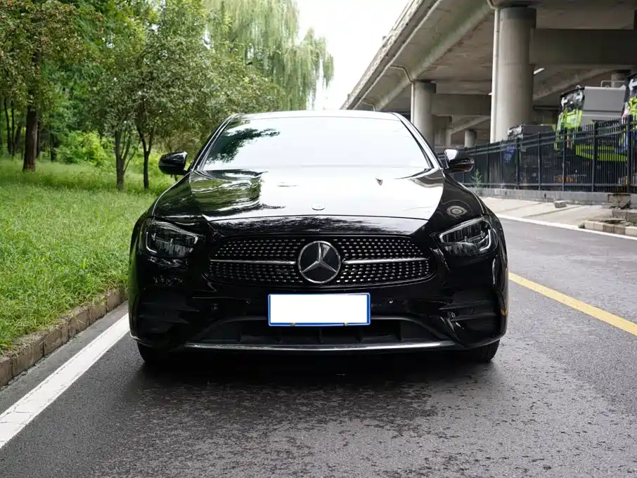Mercedes-Benz E-Class — миниатюра 2