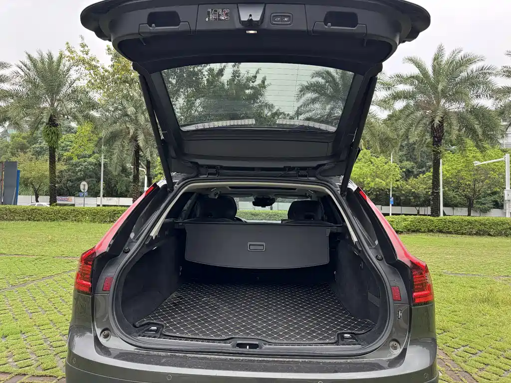 Volvo V90 — миниатюра 20