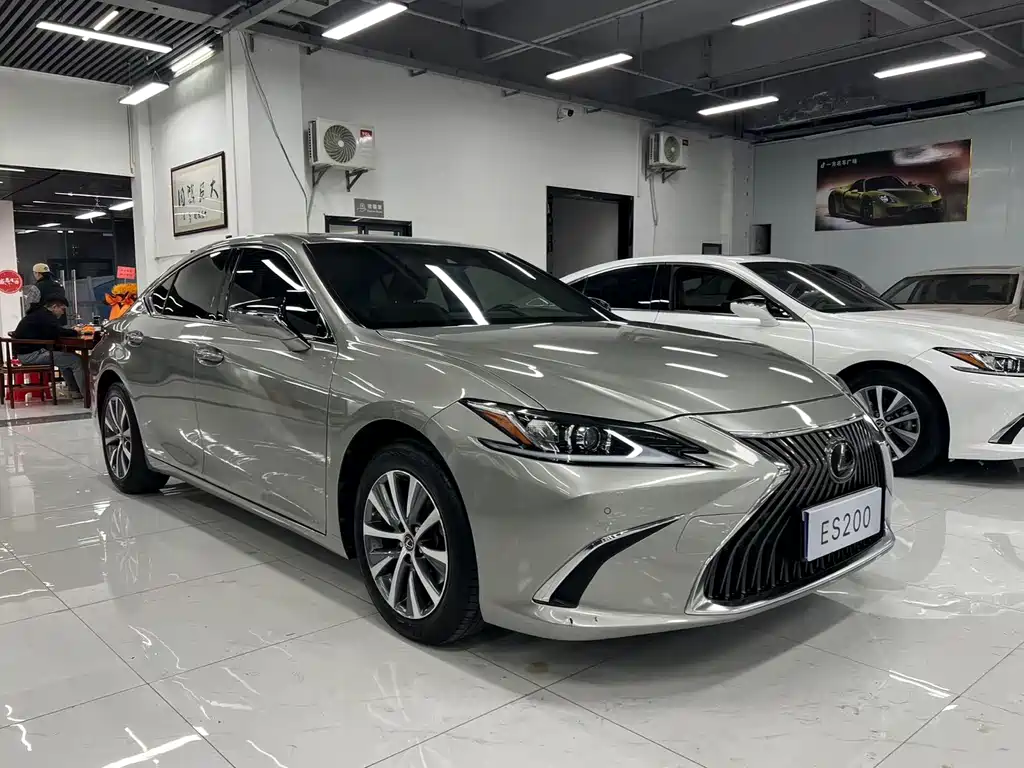 Купить Lexus ES