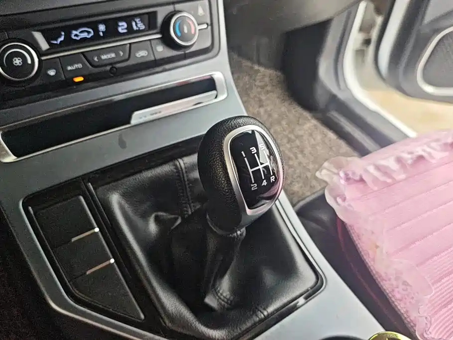 Geely Vision S1 — миниатюра 15