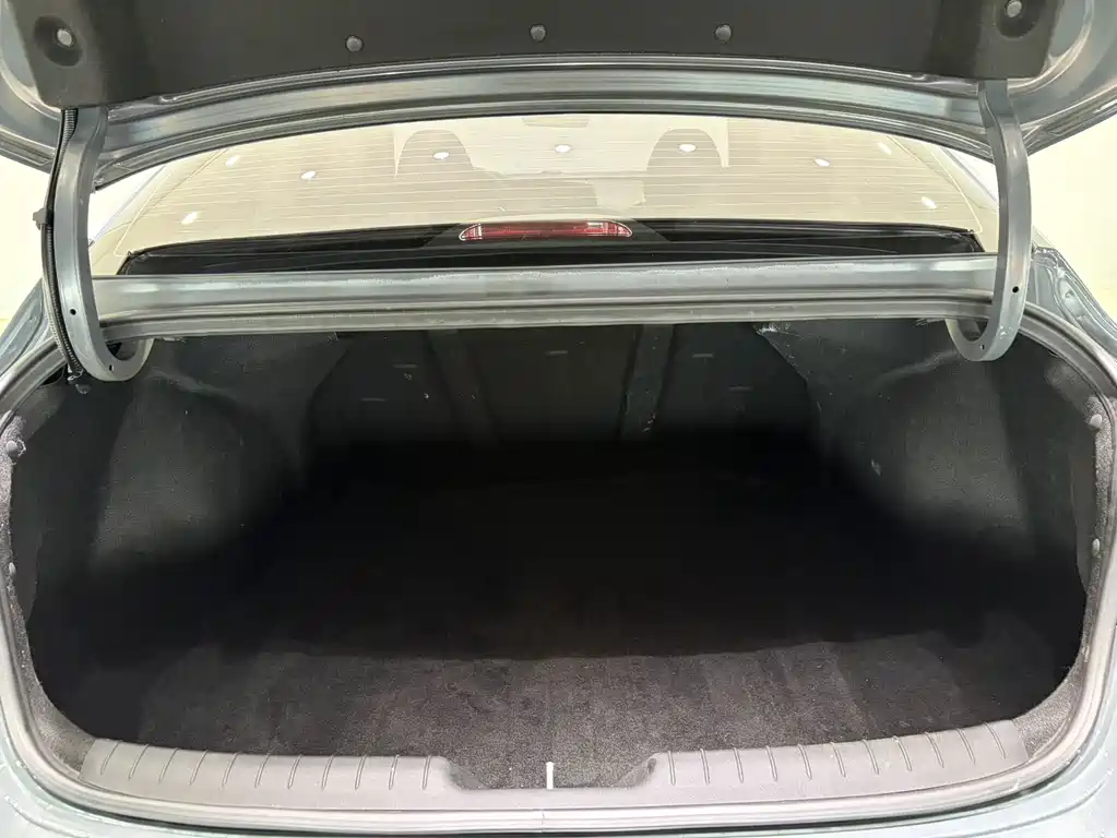 Hyundai Elantra — миниатюра 14