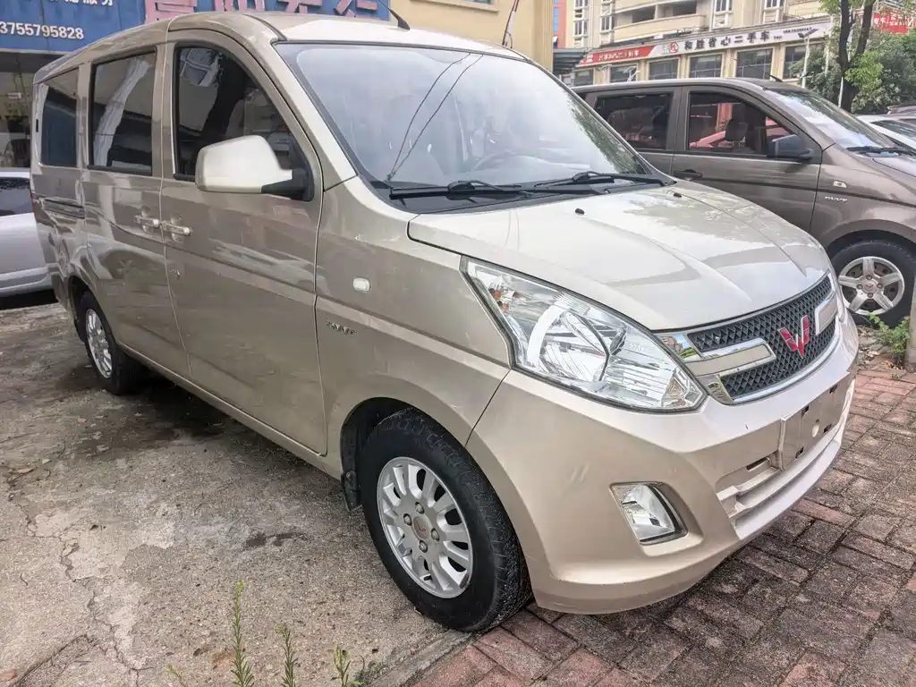 Wuling Rongguang V — миниатюра 2