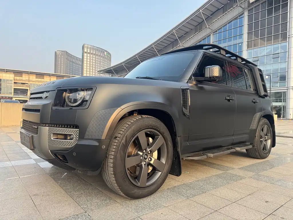 Land Rover Defender 2023