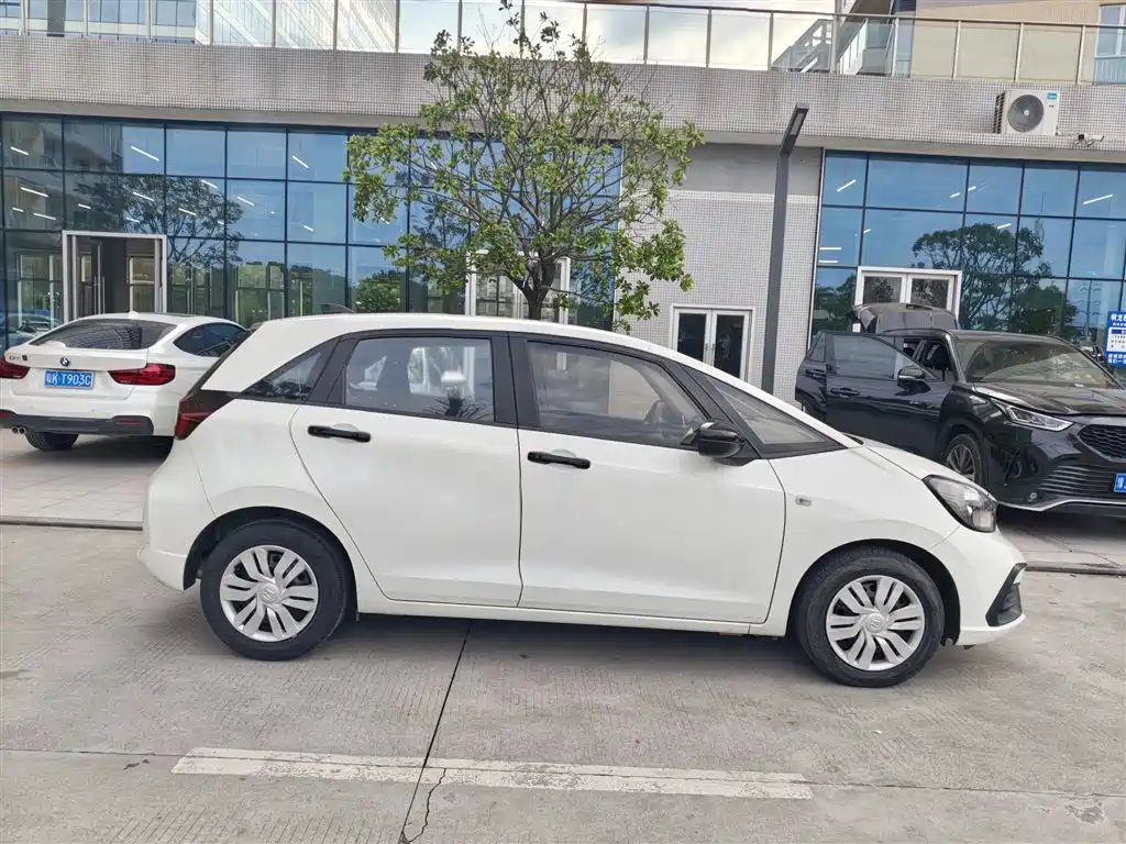 Honda Fit — миниатюра 9